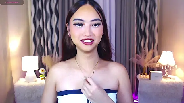 Kiah Wyatt online show from November 2025 05:43:01 AM