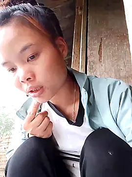 CloudyChu online show from October 2025 01:38:02 AM