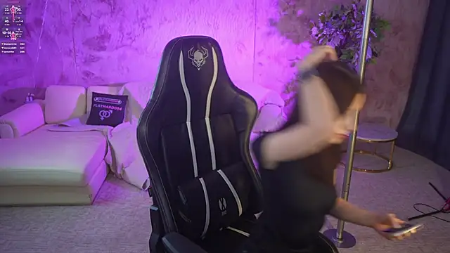 Selena Glow online show from November 2025 03:11:01 AM