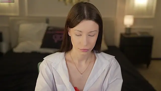 Selena Glow online show from February 2026 12:10:01 AM