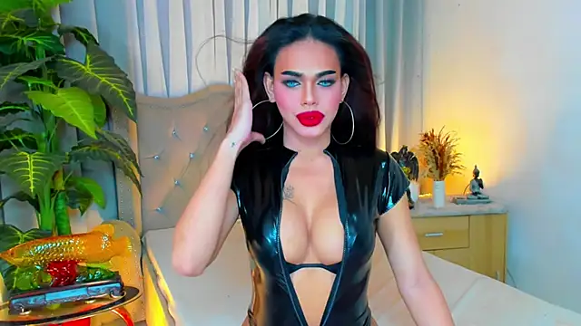 MochaliciousTransOnTop online show from October 2025 06:53:02 PM