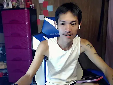 Snapshot of riks_tyler chatting on July 2026 07:44:02 PM riks tyler online show from July 2026 07:44:02 PM