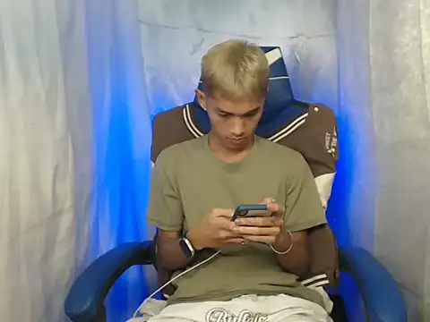 riks tyler online show from October 2025 04:07:02 PM