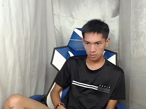 Snapshot of riks_tyler chatting on June 2026 06:24:02 PM riks tyler online show from June 2026 06:24:02 PM