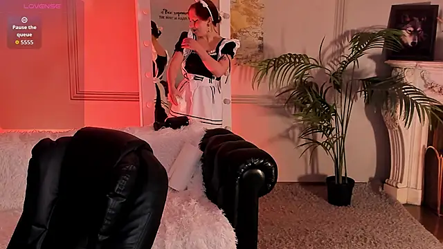 Violet Griffen online show from December 2025 03:44:02 PM