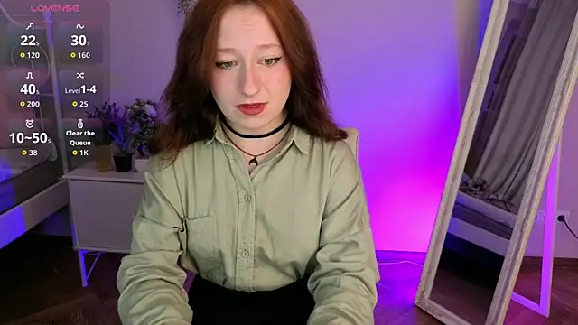 Violet Griffen online show from October 2025 04:04:01 PM