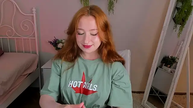 Snapshot of Violet_Griffen chatting on June 2026 03:43:01 PM Violet Griffen online show from June 2026 03:43:01 PM