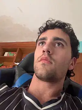 aavrdvh33 online show from November 2025 04:00:01 PM