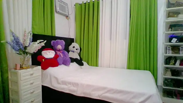 Snapshot of EstellaStarXxx chatting on November 2025 03:51:01 PM EstellaStarXxx online show from November 2025 03:51:01 PM