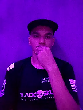 Snapshot of Thpaugrosso chatting on November 2025 03:51:02 AM Thpaugrosso online show from November 2025 03:51:02 AM