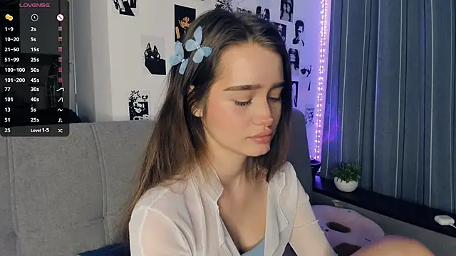 Snapshot of lovelyalivia chatting on November 2025 09:14:01 AM lovelyalivia online show from November 2025 09:14:01 AM