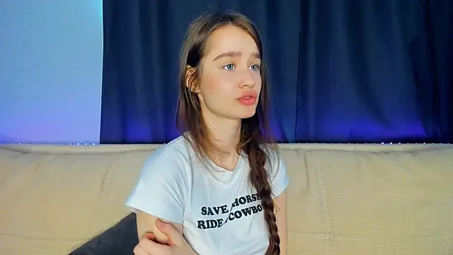 lovelyalivia online show from April 2026 08:27:02 AM