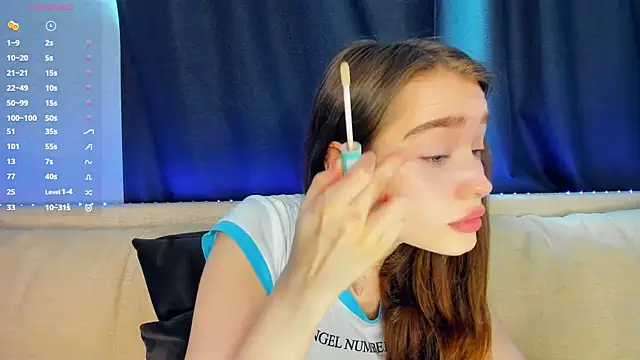 lovelyalivia online show from May 2026 07:40:02 AM