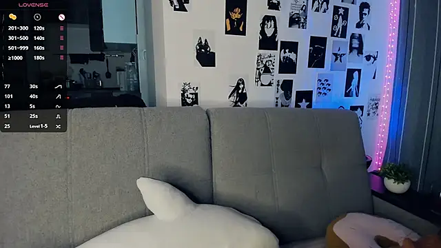 Snapshot of lovelyalivia chatting on November 2025 09:24:01 AM lovelyalivia online show from November 2025 09:24:01 AM