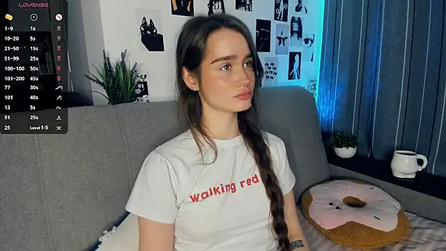 Snapshot of lovelyalivia chatting on October 2025 09:31:01 AM lovelyalivia online show from October 2025 09:31:01 AM