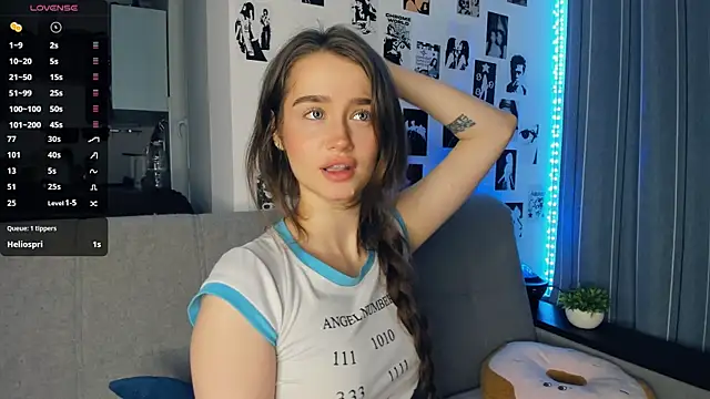 Snapshot of lovelyalivia chatting on November 2025 09:24:01 AM lovelyalivia online show from November 2025 09:24:01 AM