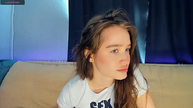 Snapshot of lovelyalivia chatting on March 2026 08:22:01 AM lovelyalivia online show from March 2026 08:22:01 AM