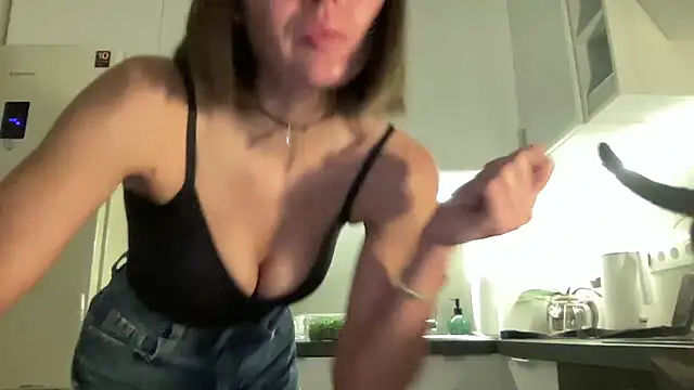 Snapshot of Gidelii chatting on October 2025 01:01:01 PM Gidelii online show from October 2025 01:01:01 PM