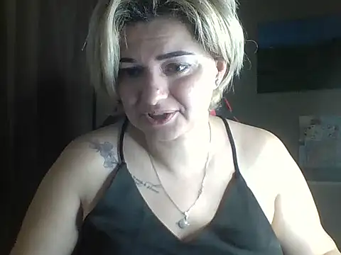 Snapshot of Wymini chatting on October 2025 10:11:01 PM Wymini online show from October 2025 10:11:01 PM