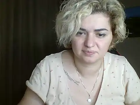 Snapshot of Wymini chatting on September 2025 08:03:02 PM Wymini online show from September 2025 08:03:02 PM