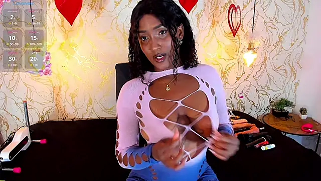 NAOMY COOPER online show from June 2026 08:39:01 PM