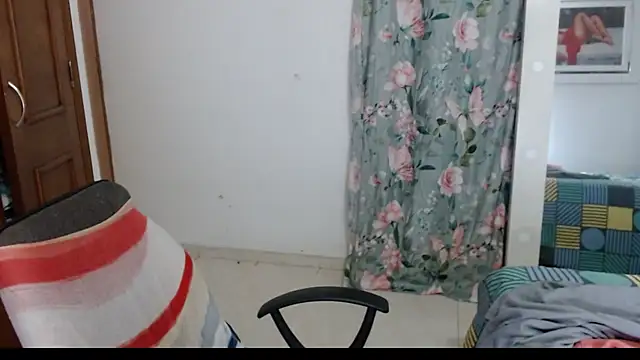 Snapshot of alejandralatina chatting on September 2025 10:19:02 AM alejandralatina online show from September 2025 10:19:02 AM