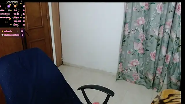 Snapshot of alejandralatina chatting on February 2026 09:00:02 AM alejandralatina online show from February 2026 09:00:02 AM