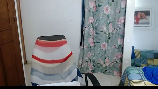 Snapshot of alejandralatina chatting on September 2025 09:41:02 AM alejandralatina online show from September 2025 09:41:02 AM