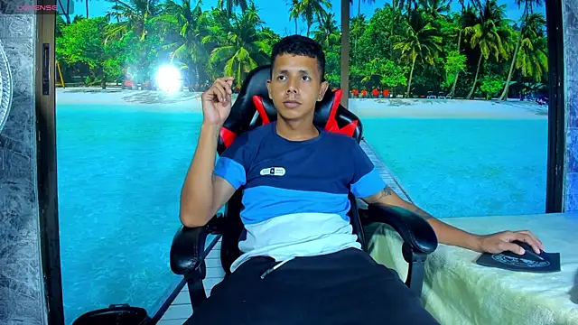 BigMonstercoks69 online show from September 2025 02:06:02 AM