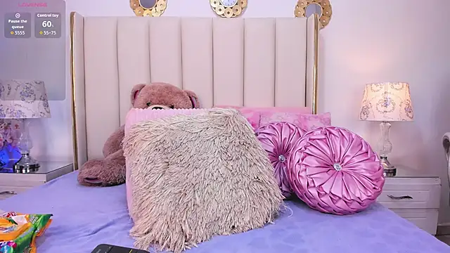 Mhia Sweet  online show from March 2026 01:42:01 PM