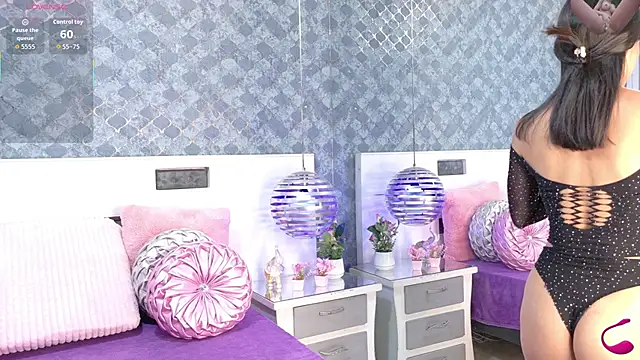 Snapshot of Mhia_Sweet_ chatting on September 2025 09:42:02 PM Mhia Sweet  online show from September 2025 09:42:02 PM