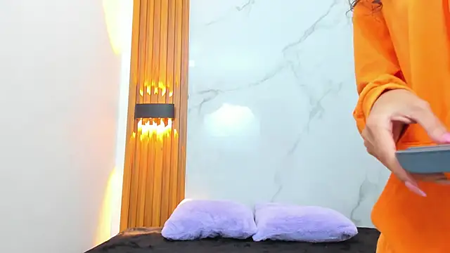 IsabellaMonet online show from November 2025 11:14:01 AM