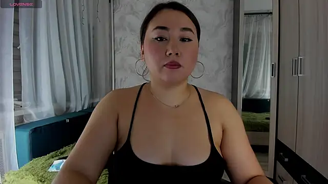 emilia mur online show from June 2026 06:16:01 PM