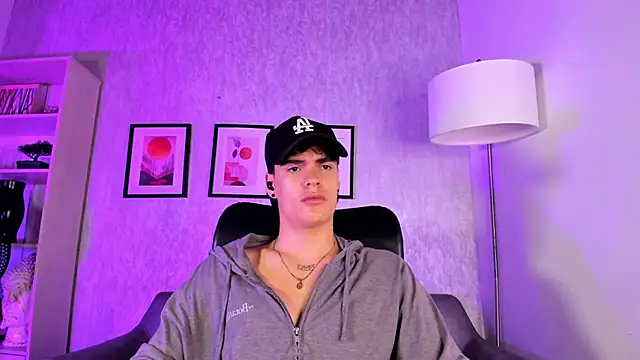 BenitoSaenz online show from November 2025 12:09:02 PM