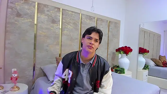 BenitoSaenz online show from December 2025 12:05:01 PM