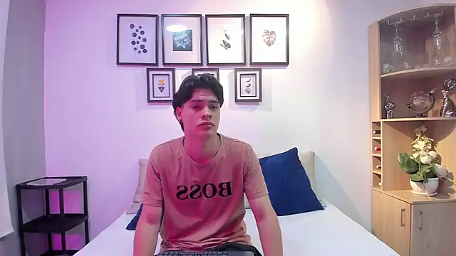 BenitoSaenz online show from September 2025 12:44:02 PM