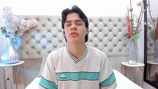 BenitoSaenz online show from November 2025 12:05:01 PM