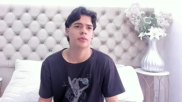 BenitoSaenz online show from September 2025 12:32:02 PM