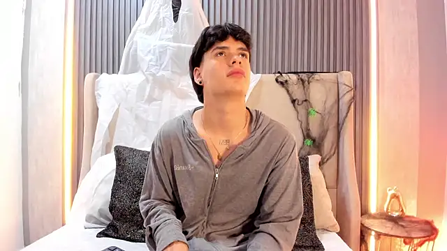 BenitoSaenz online show from October 2025 03:39:01 AM