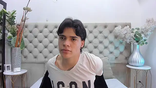 BenitoSaenz online show from December 2025 12:11:01 PM