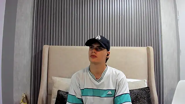 BenitoSaenz online show from October 2025 03:52:01 AM