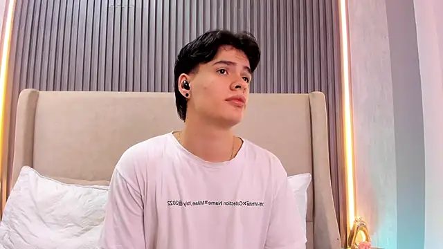 BenitoSaenz online show from November 2025 10:41:01 AM