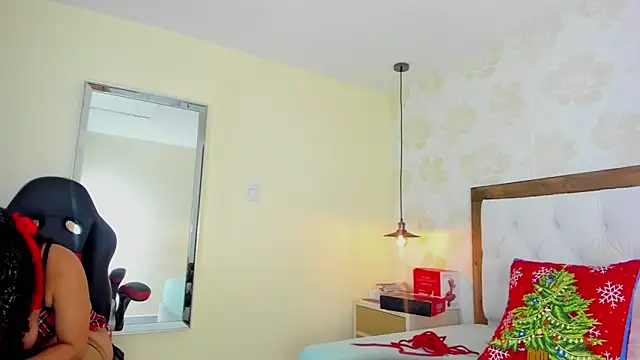 Snapshot of IRISCLARK1 chatting on December 2025 07:39:02 PM IRISCLARK1 online show from December 2025 07:39:02 PM