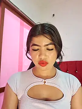 Luna 20x online show from October 2025 07:15:02 PM