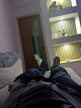 leroy9501 online show from November 2025 01:10:01 AM