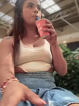 Kaily Sweet16 online show from November 2025 07:06:01 PM