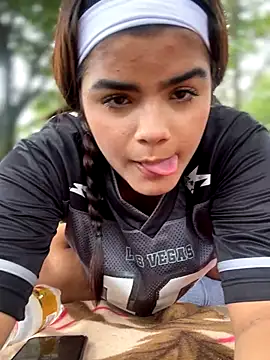 Kaily Sweet16 online show from October 2025 05:13:02 PM