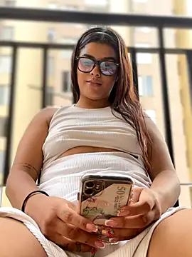 Kaily Sweet16 online show from October 2025 09:51:02 PM