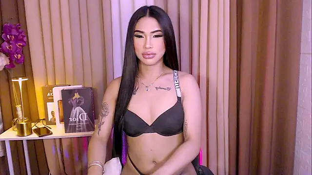 Snapshot of Megan_sativa chatting on November 2025 08:04:01 AM Megan sativa online show from November 2025 08:04:01 AM