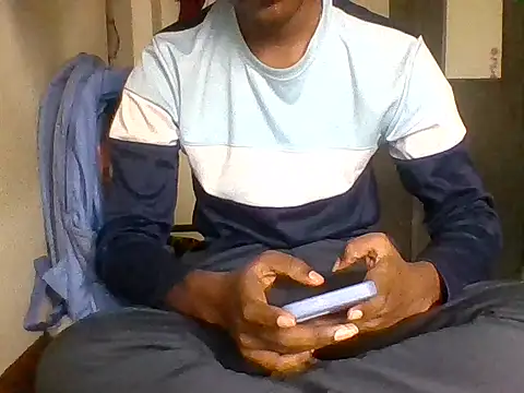 Snapshot of princemaheshboblover chatting on October 2025 10:36:02 AM princemaheshboblover online show from October 2025 10:36:02 AM